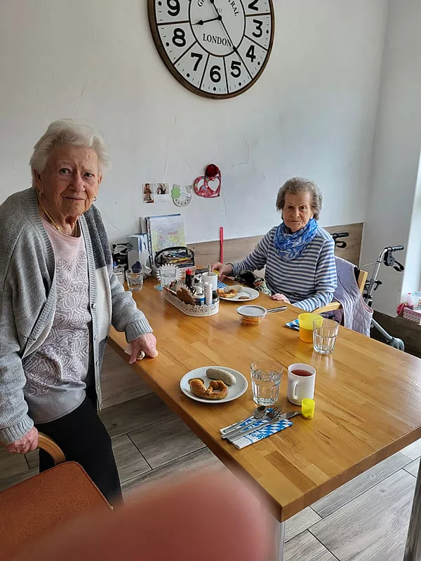 Weisswurstessen im Seniorenheim Sonnenblick