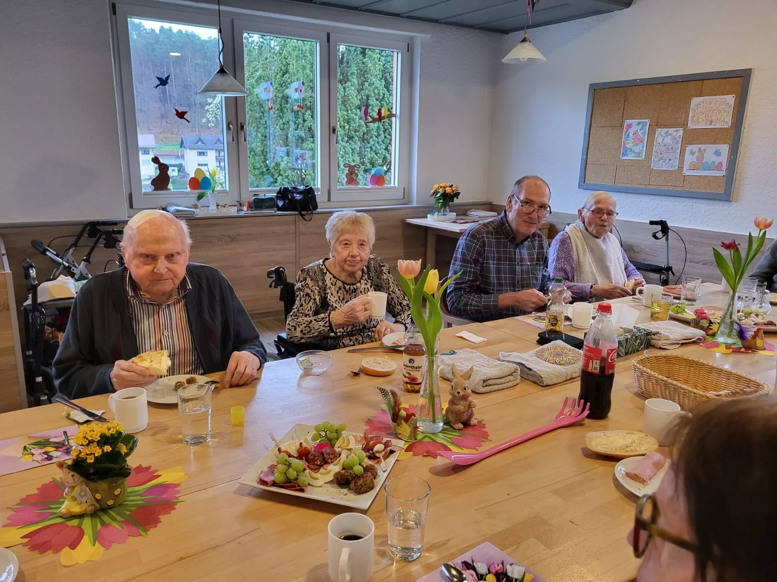 Osterfruehstueck im Seniorenheim Sonnenblick 2025