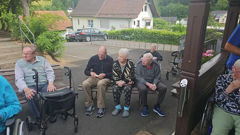 Einladung zum Eis essen im Seniorenheim Sonnenblick
